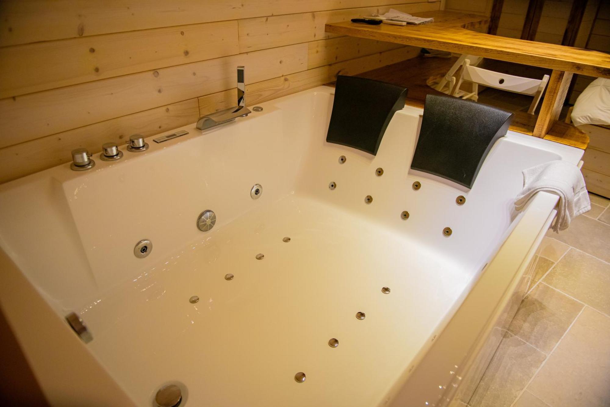 Artemide "Corte Segreta" B&B Suite Spa 산키프리아노피첸티노 외부 사진
